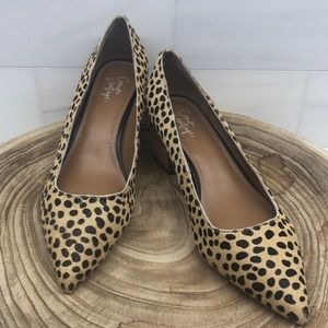 BRAND NEW faux pony hair leopard pumps sz 7  cushioned sole - very comfortable